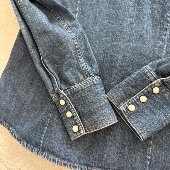 Gap Denim Embroidered Cowboy Shirt with pearl snap buttons vintage Y2K - Picture 6 of 10